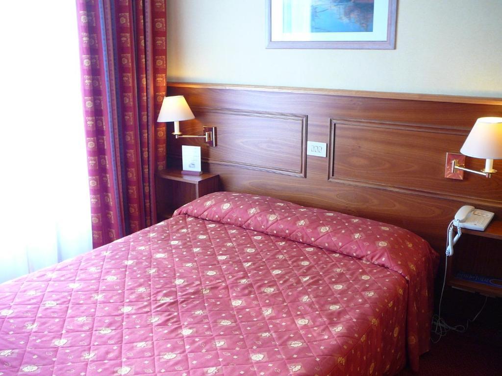 Logis Hotel Hamiot Boulogne-sur-Mer Værelse billede